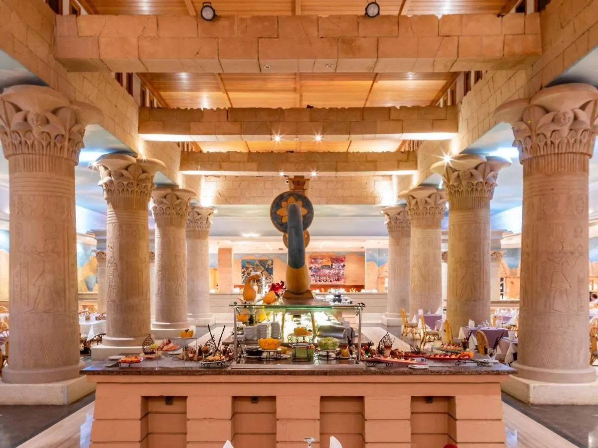 Mercure Luxor Karnak 5*,